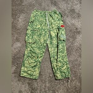 Vintage CHNGE forest camo cargo pants 00s size medium